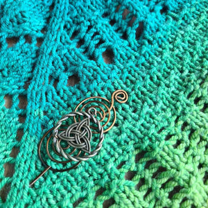 Celtic Triquetera Shawl Pin - Charmed Bronze